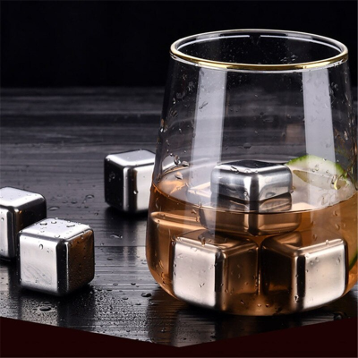 8 Cubes Stainless Steel™ |  Glaçon | Ensemble Réutilisable | Vin |  Bière  | Whiskey |  Refroidissant